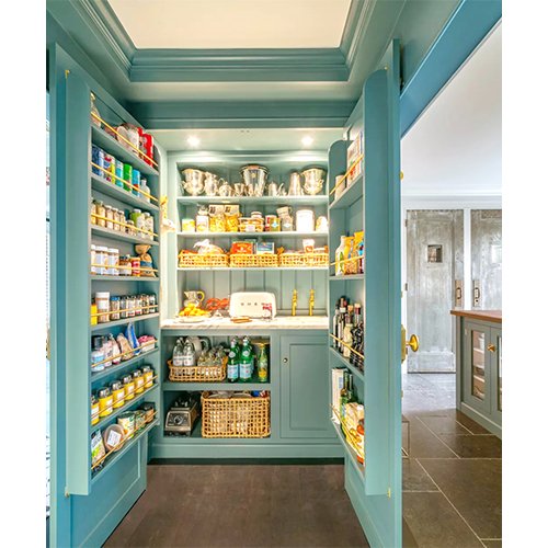 THREE-SIDED WALK-IN-SPACE WITH A DOUBLE PANTRY