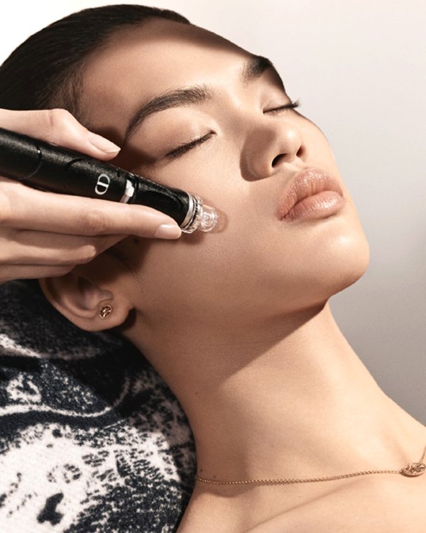 DIOR INTENSIFYING SKINCARE

TREATMENTS