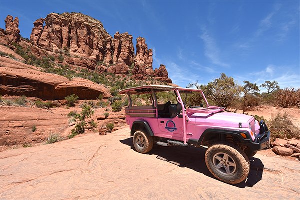 TOUR THE GREAT OUTDOORS<br />
IN A JEEP