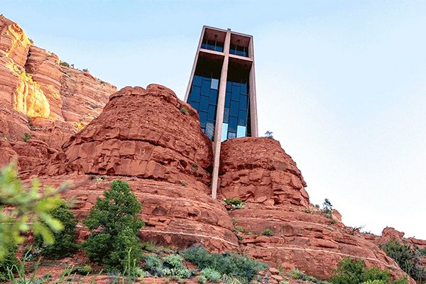 VISIT THE CHAPEL OF THE<br />
HOLY CROSS