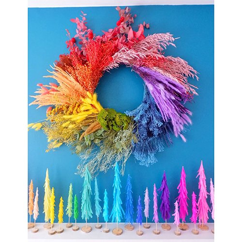 CREATIVE RAINBOW WREATH<br />
THE STEAL-WORTHY DÉCOR<br />
PIECE