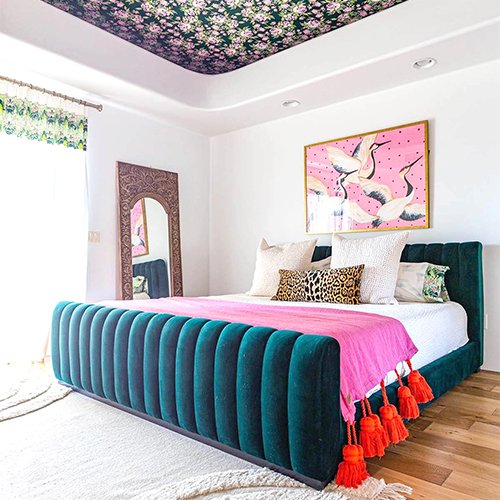 BRIGHT AND BOLD<br />
MODERN COLOR BEDROOM<br />
TRANSFORMATION