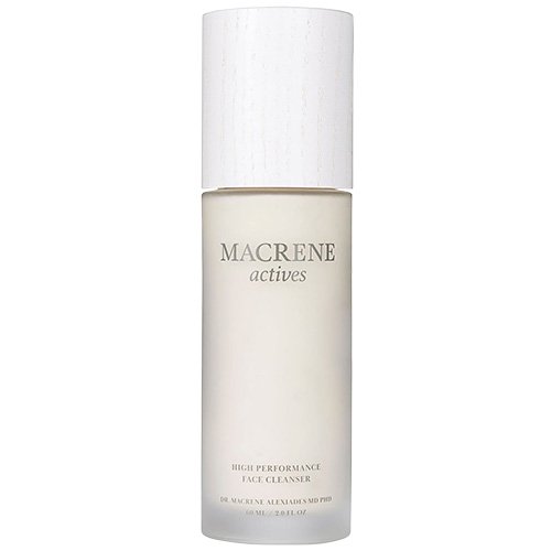 3. MACRENE ACTIVES,<br />
HIGH-PERFORMANCE FACE<br />
CLEANSER