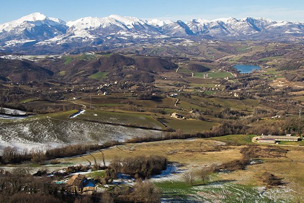 3. NATURE’S FLAIR IN SIBILLINI<br />
NATIONAL PARK