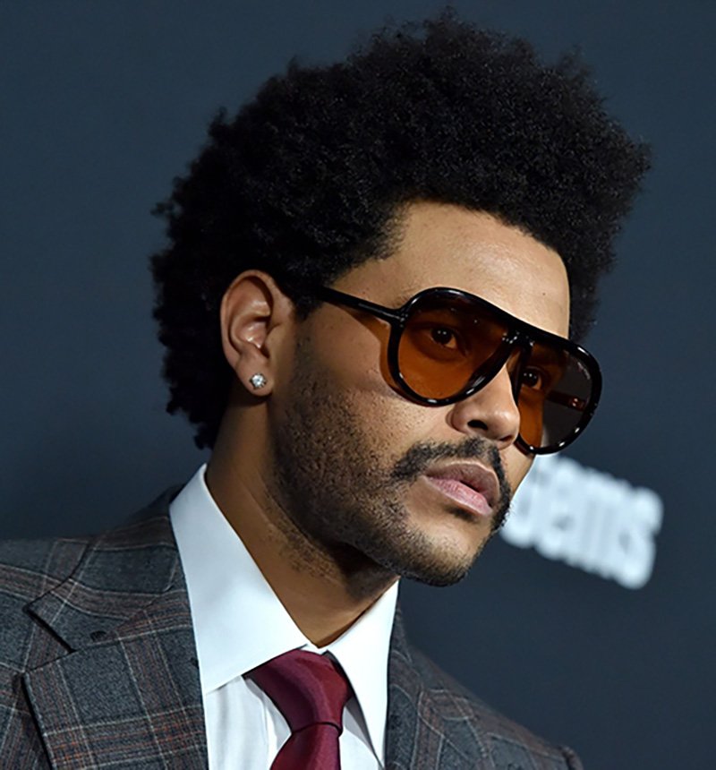 1. THE HALF HORSESHOE<br />
MUSTACHE<br />
The Weeknd