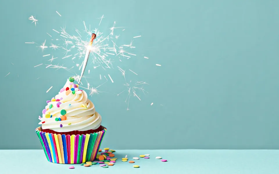 Bubbly Goes Well With Cupcakes – Learn to Make Champagne Cupcakes