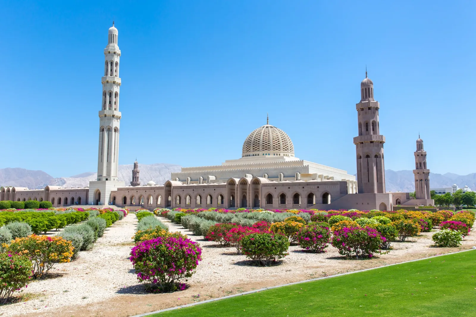 SULTAN QABOOS GRAND<br />
MOSQUE