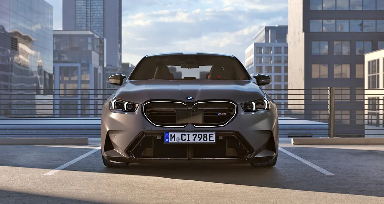 https://www.bmw.in/en/all-models/m-series/m5-series/2024/bmw-m5-sedan.html (Two Images)