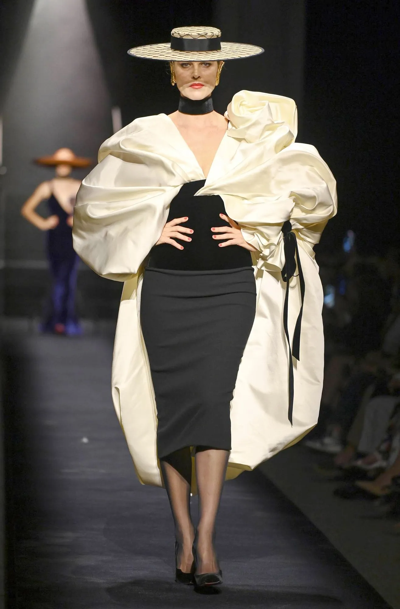 Paris Haute Couture 2022-2023 Fall/Winter