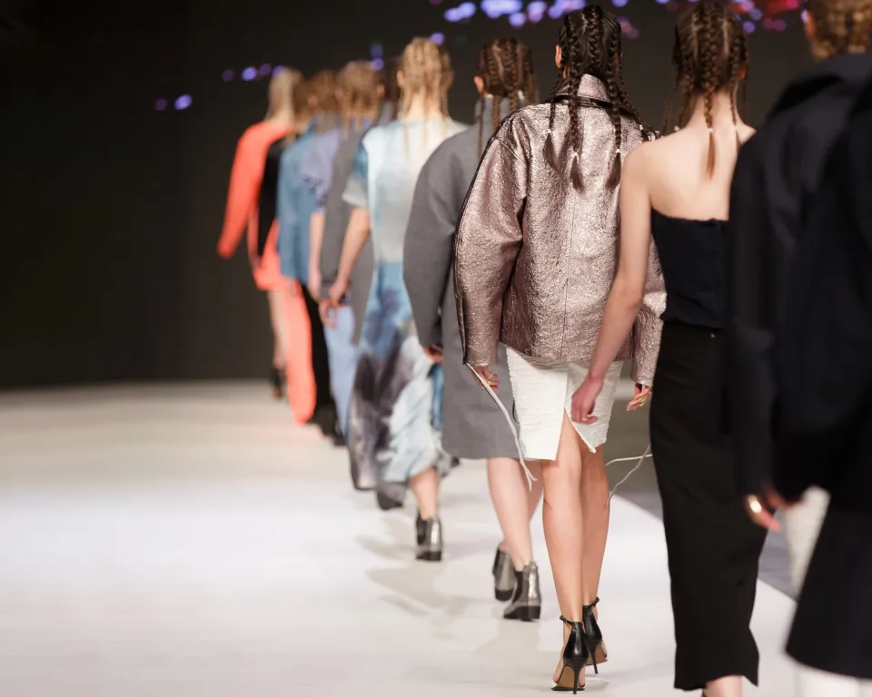 URBAN PULSE ON CATWALK