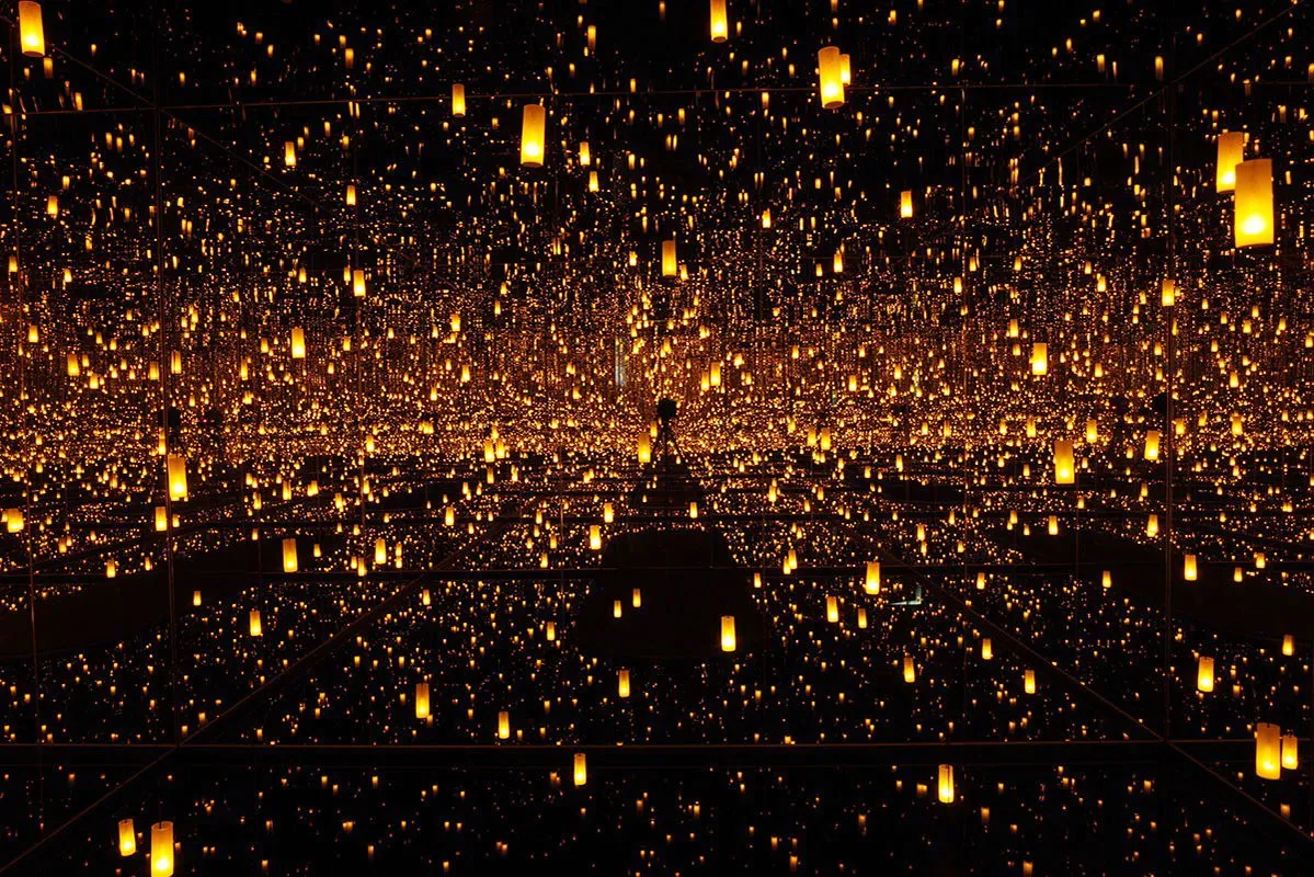 Yayoi Kusama’s Infinity Mirror Rooms: A Journey into the Infinite