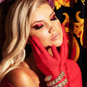 Anna-Lisa Christiane – Enjoy Living On The Edge! – L'Officiel