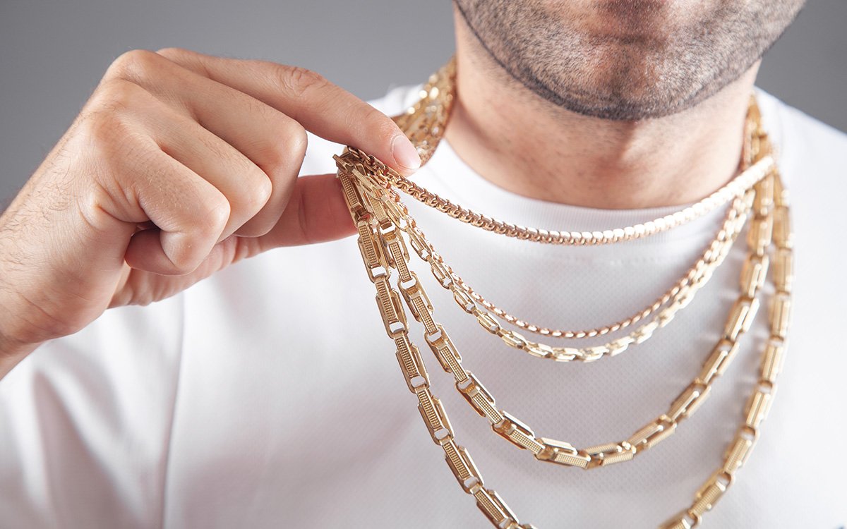 Precious Sautoirs For Your Neckline